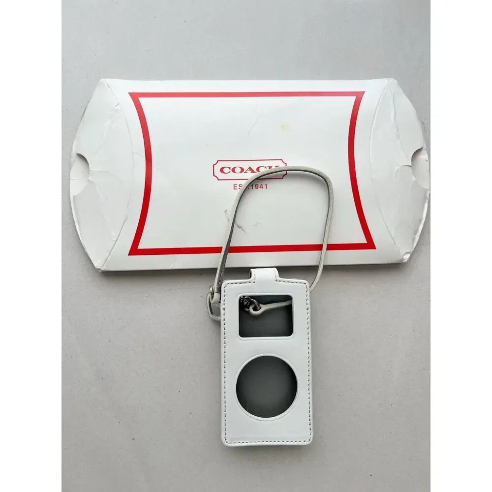 Vintage Coach Ipod Case Leather Y2K Charm Heart White Wristlet